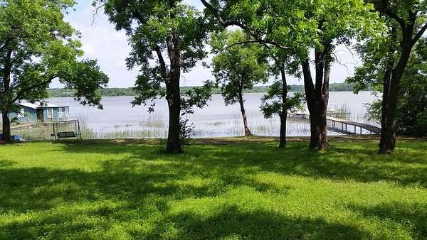 1.6 Acres of Residential Land with Home for Lease in Fort Worth, Texas