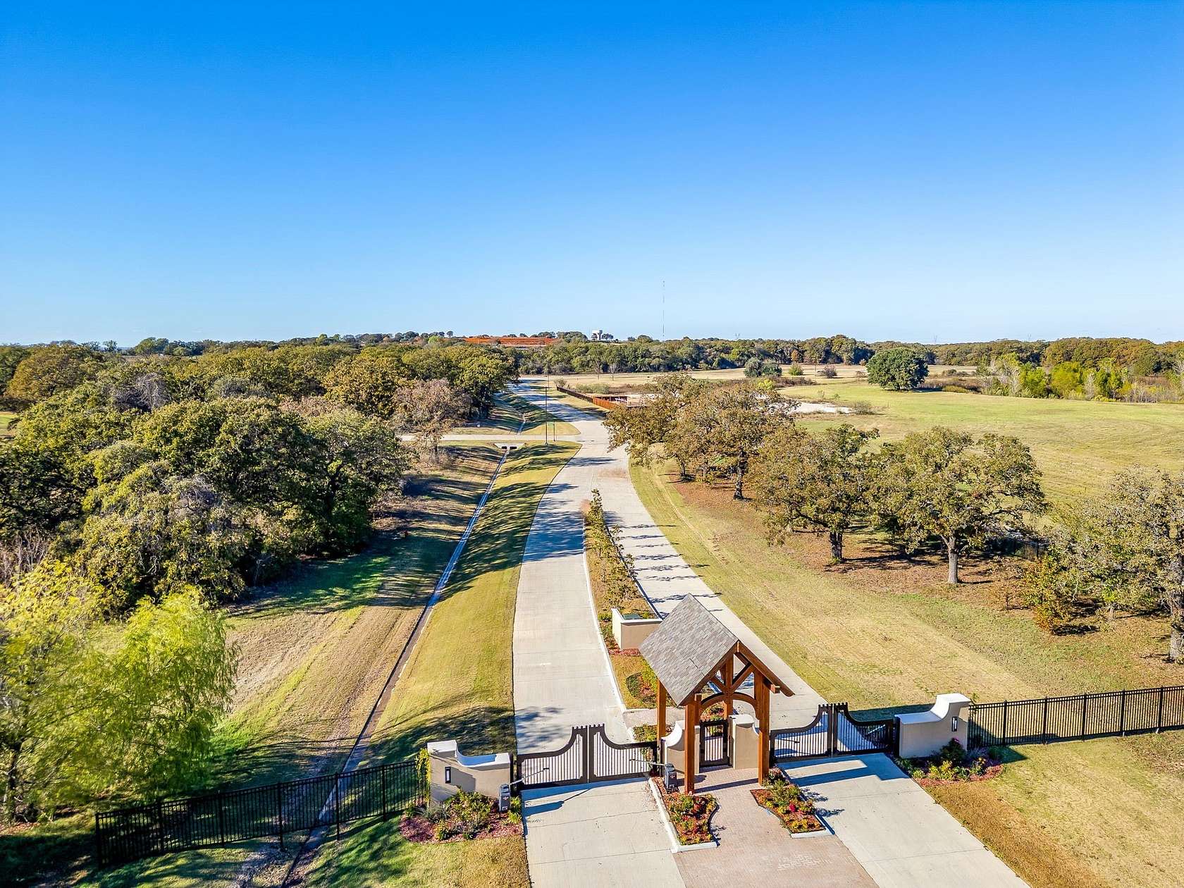 1 Acre of Residential Land for Sale in Burleson, Texas