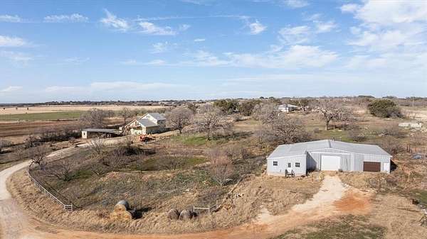 13 Acres of Land with Home for Sale in Dublin, Texas