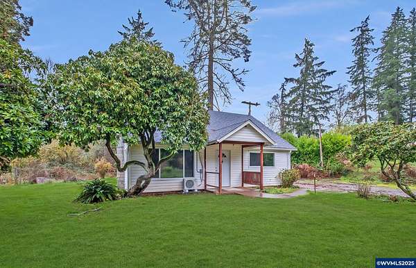 2.5 Acres of Residential Land with Home for Sale in Lebanon, Oregon