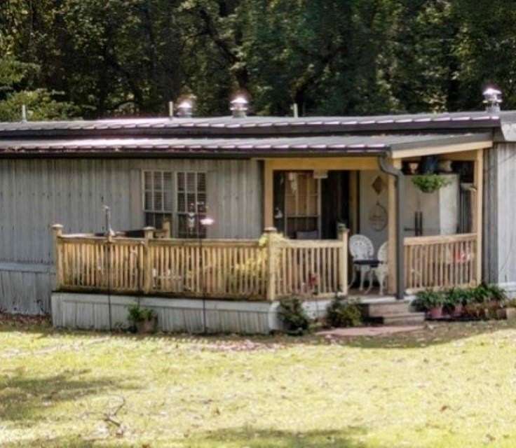 5.39 Acres of Residential Land with Home for Sale in Memphis, Tennessee