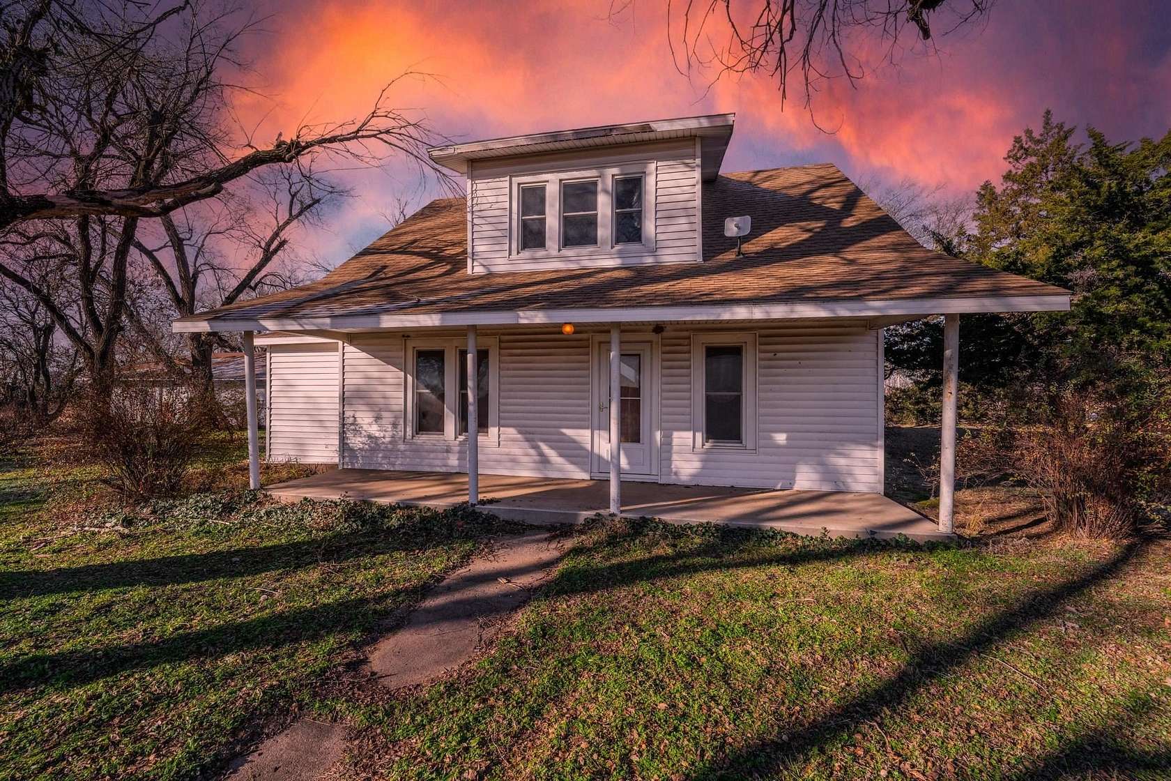 2.24 Acres of Residential Land with Home for Sale in Hutchinson, Kansas