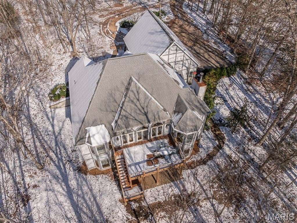 6.57 Acres of Residential Land with Home for Sale in Innsbrook, Missouri