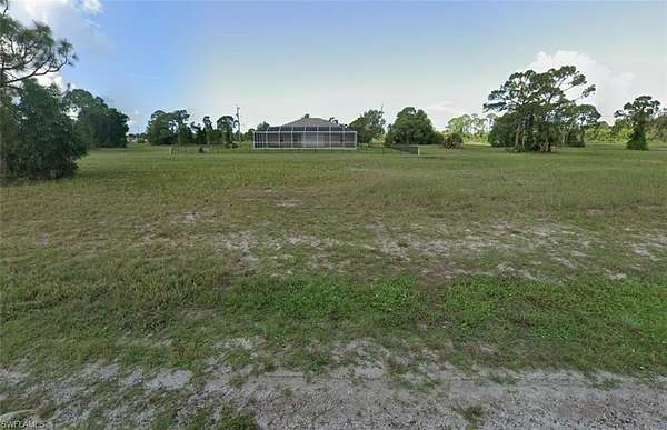 Residential Land for Sale in Cape Coral, Florida