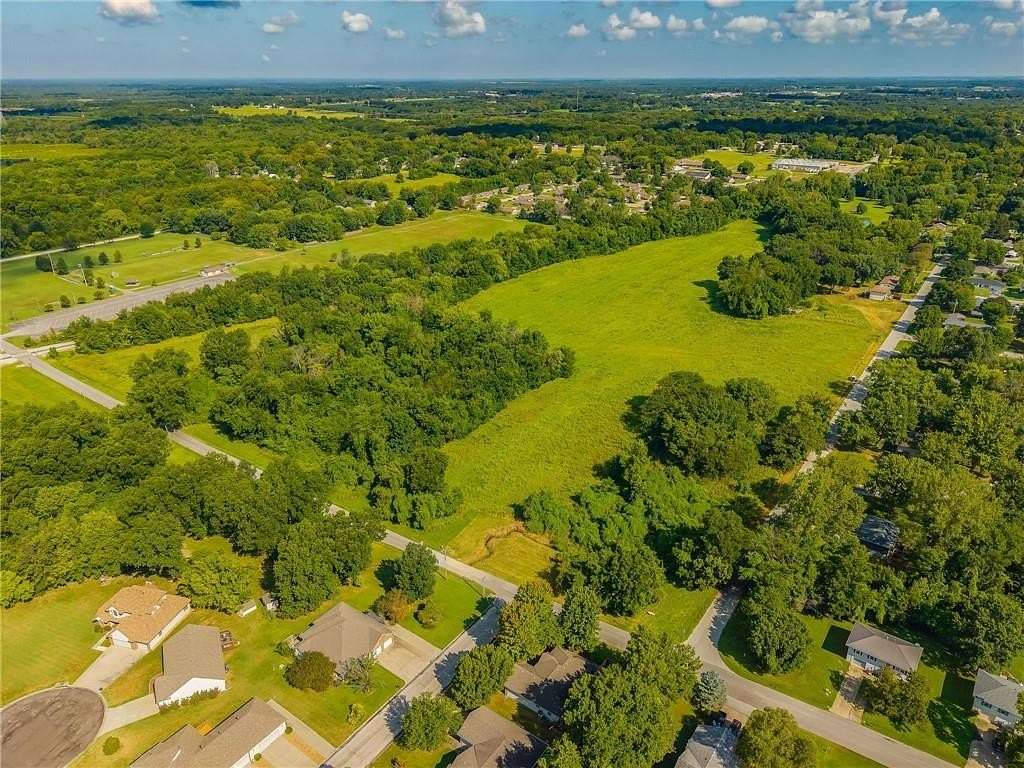 28.1 Acres of Land for Sale in Clinton, Missouri