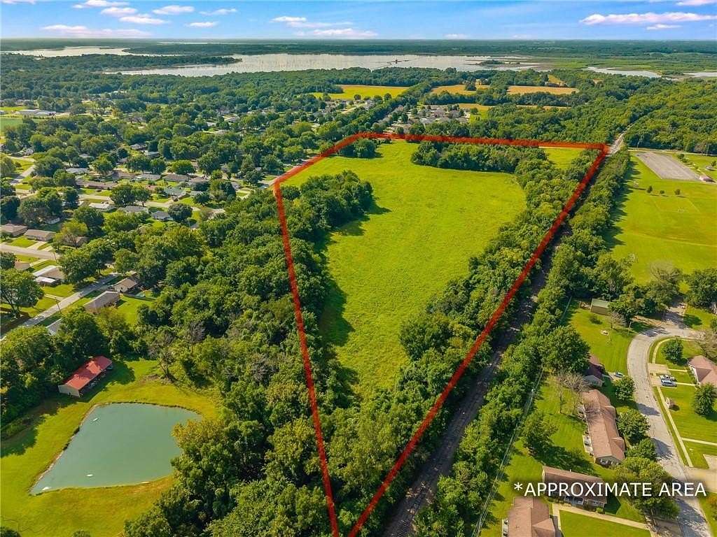 28.1 Acres of Land for Sale in Clinton, Missouri