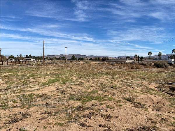 1 Acre of Residential Land for Sale in Apple Valley, California