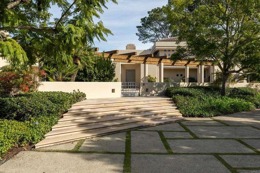 2.63 Acres of Residential Land with Home for Sale in Rancho Santa Fe, California