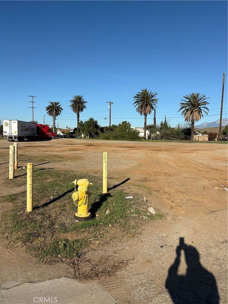 0.81 Acres of Commercial Land for Sale in Jurupa Valley, California