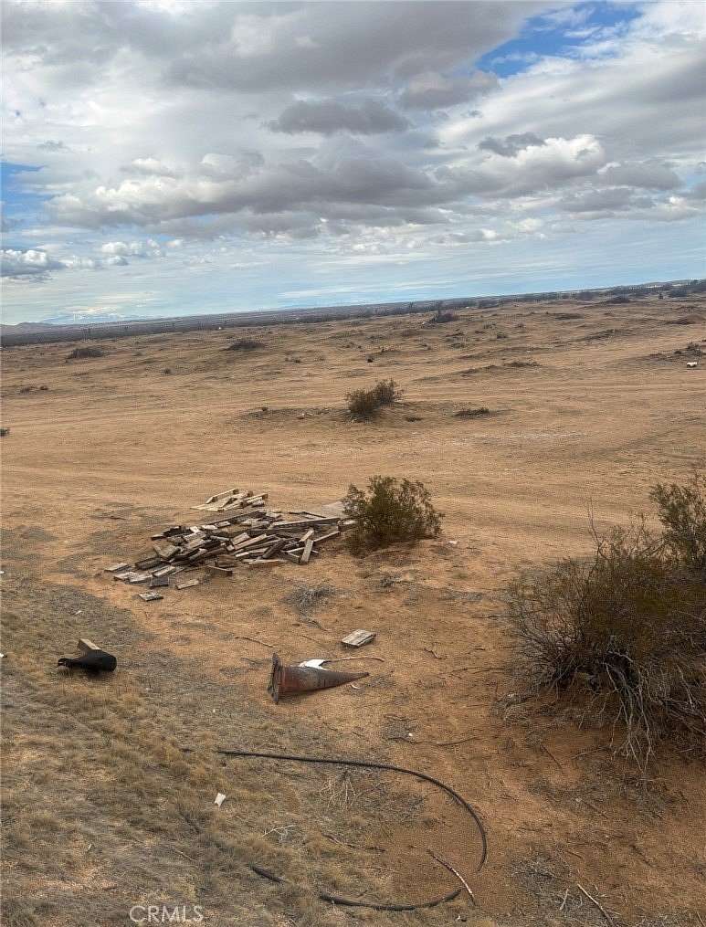 2.5 Acres of Residential Land for Sale in Antelope Acres, California