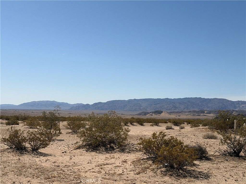 5 Acres of Residential Land for Sale in Joshua Tree, California