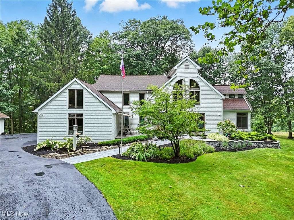 7.53 Acres of Residential Land with Home for Sale in Novelty, Ohio