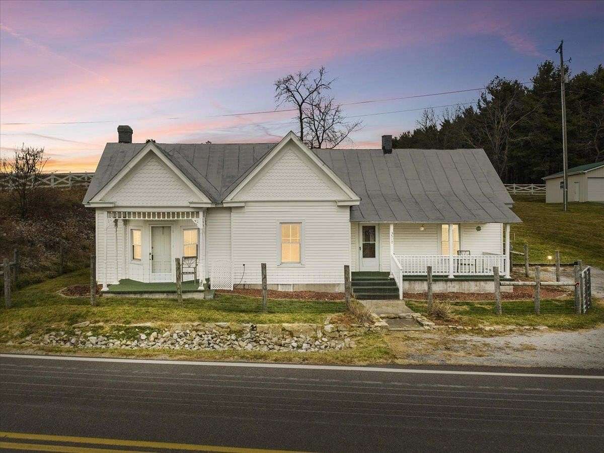 5 Acres of Residential Land with Home for Sale in Pilot, Virginia