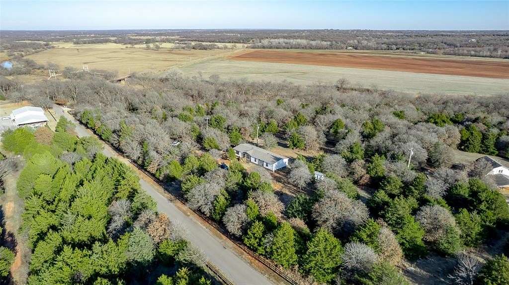 5 Acres of Residential Land with Home for Sale in Luther, Oklahoma