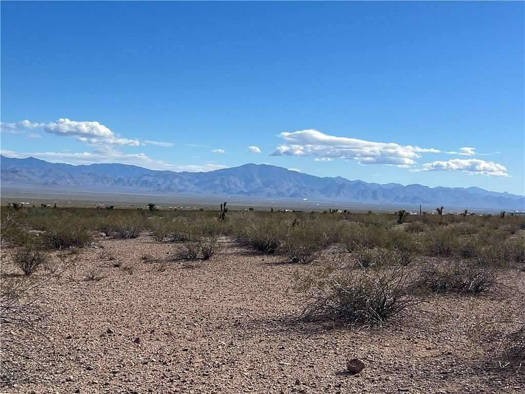 2.17 Acres of Land for Sale in Golden Valley, Arizona