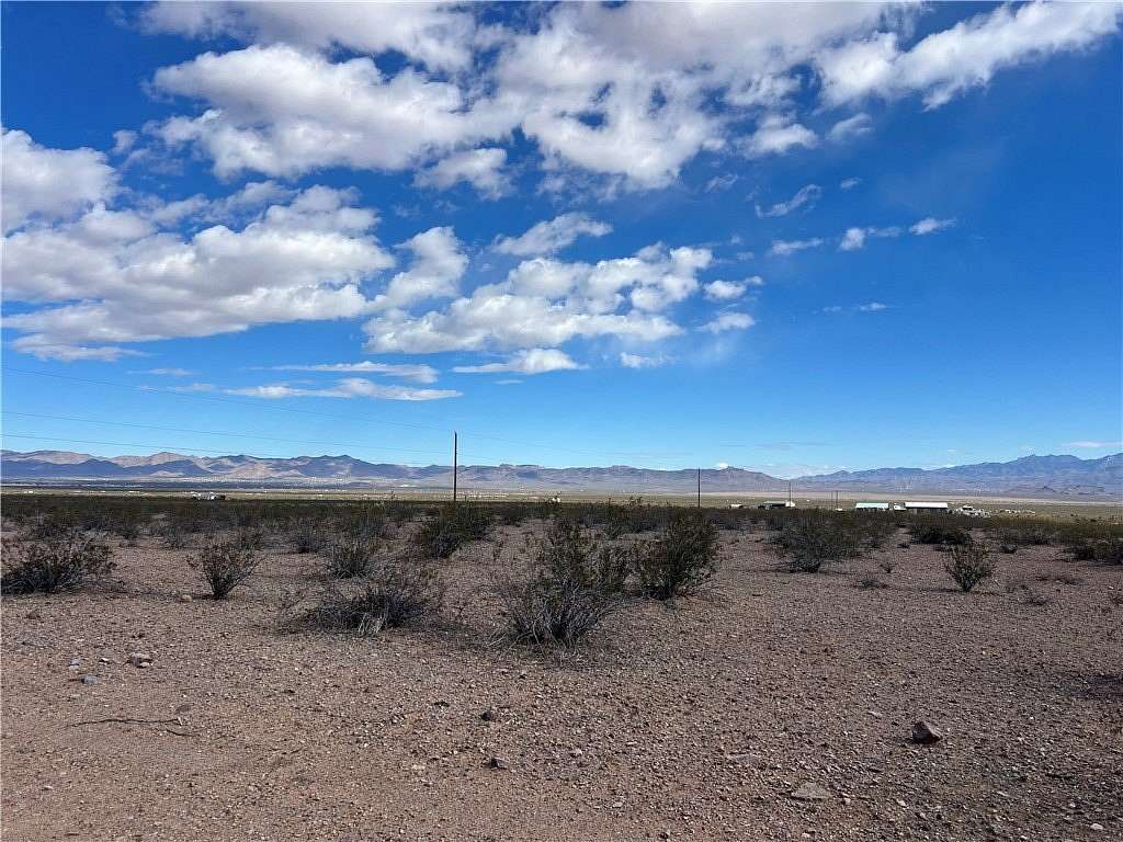 2.2 Acres of Land for Sale in Golden Valley, Arizona