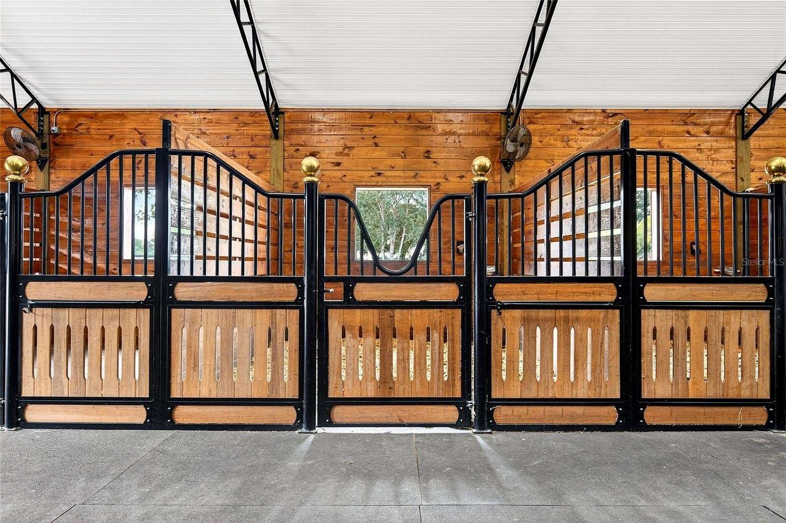 10 Acres of Land with Home for Sale in Morriston, Florida