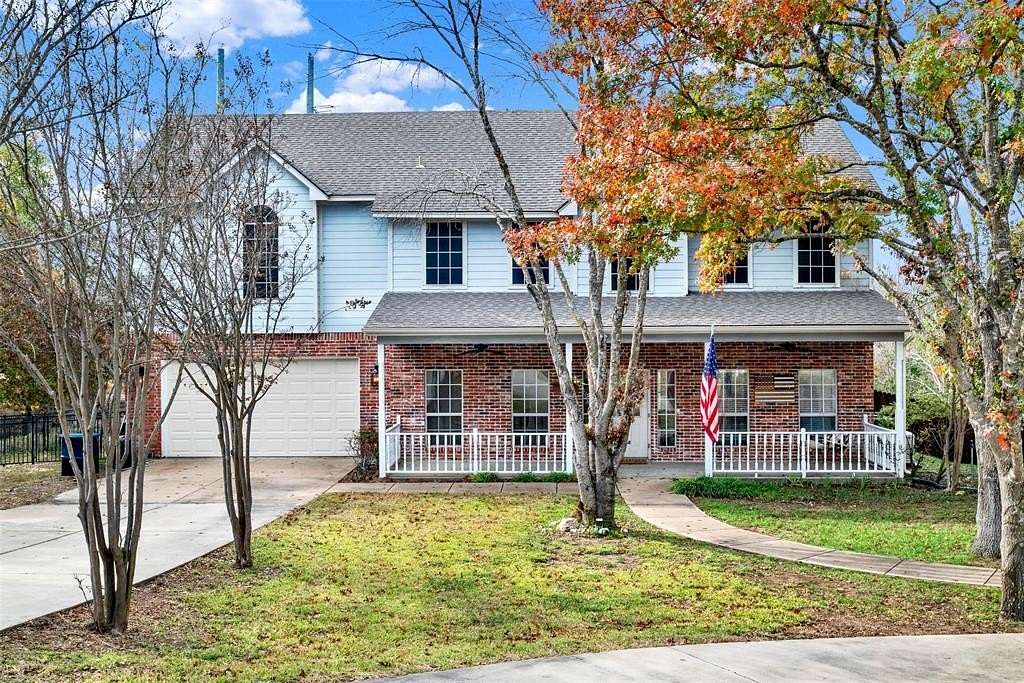 4.55 Acres of Residential Land with Home for Sale in Willow Park, Texas