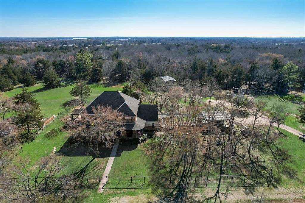 10 Acres of Recreational Land with Home for Sale in Lone Oak, Texas