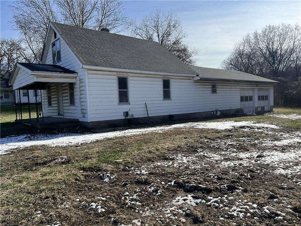 7.5 Acres of Residential Land with Home for Sale in St. Joseph, Missouri