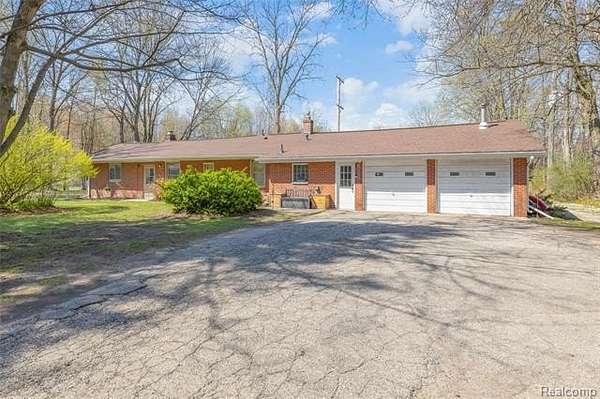18.3 Acres of Recreational Land with Home for Sale in Romulus, Michigan