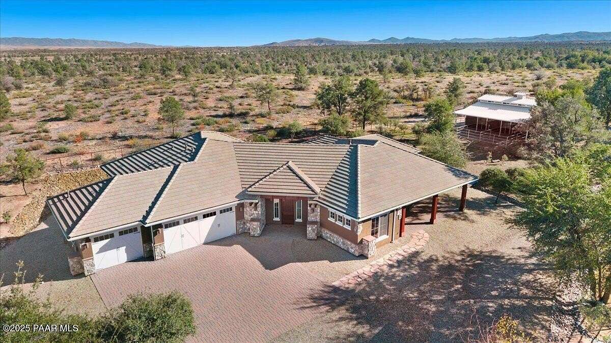 2 Acres of Residential Land with Home for Sale in Prescott, Arizona