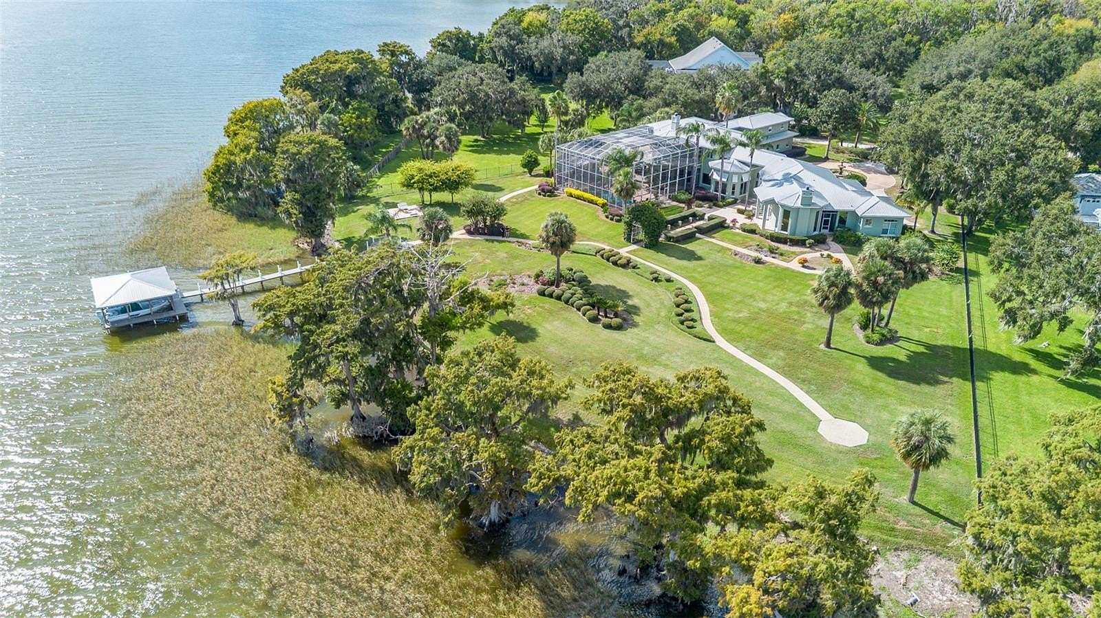 3 Acres of Residential Land with Home for Sale in Leesburg, Florida