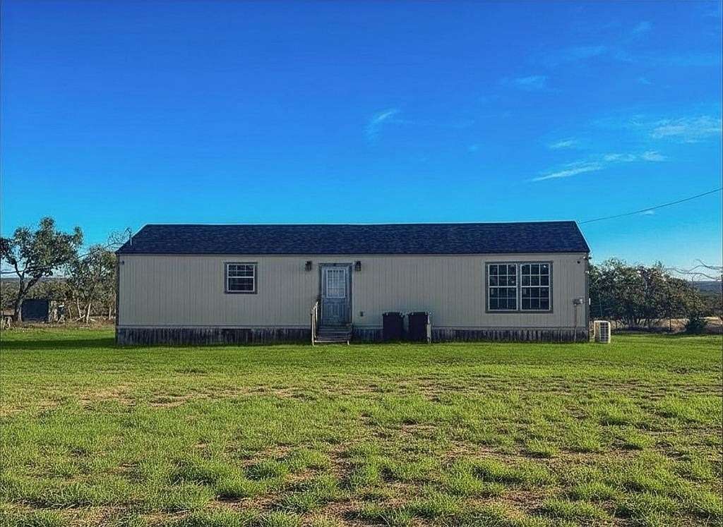 9.25 Acres of Land with Home for Sale in Mountain Home, Texas