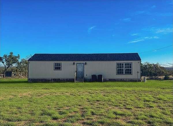 9.25 Acres of Land with Home for Sale in Mountain Home, Texas