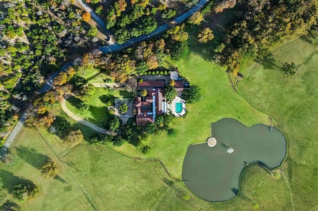 32 Acres of Improved Mixed-Use Land for Sale in Aledo, Texas