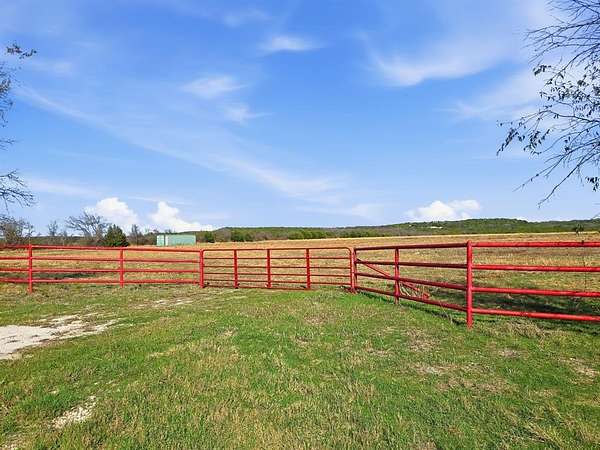 31.1 Acres of Agricultural Land for Sale in Hamilton, Texas