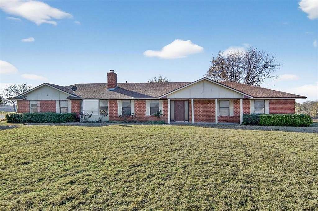 10.1 Acres of Land with Home for Sale in Weatherford, Texas