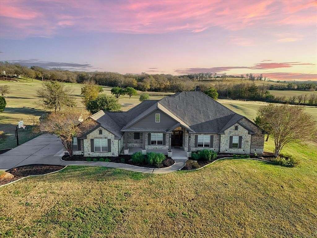 2 Acres of Residential Land with Home for Sale in Lorena, Texas