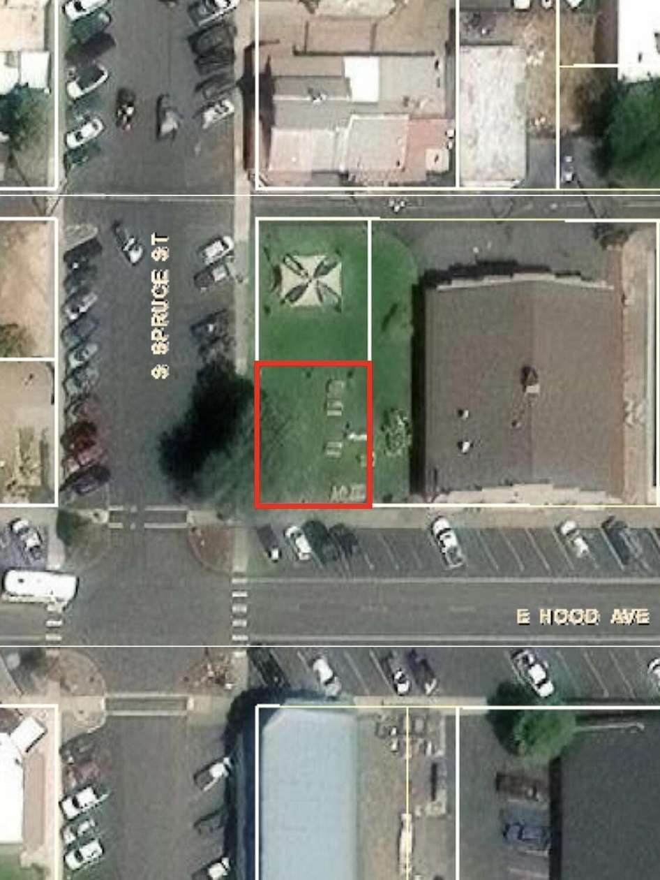 0.06 Acres of Commercial Land for Sale in Sisters, Oregon