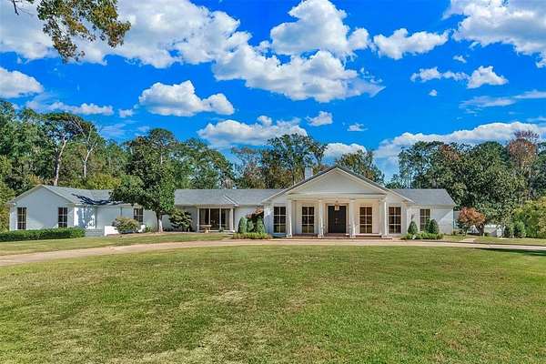 4.26 Acres of Residential Land with Home for Sale in Shreveport, Louisiana