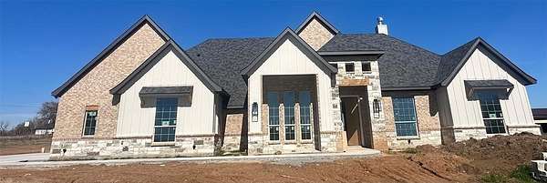 2 Acres of Residential Land with Home for Sale in Decatur, Texas