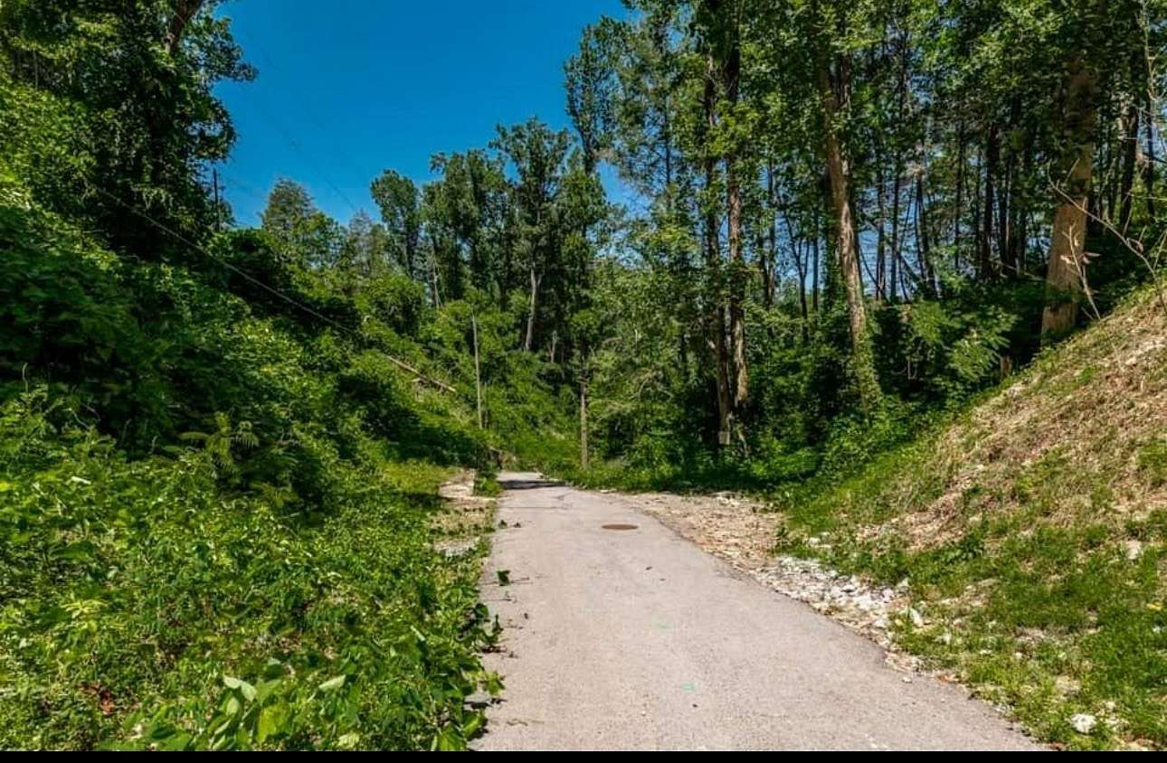 0.75 Acres of Residential Land for Sale in Gatlinburg, Tennessee