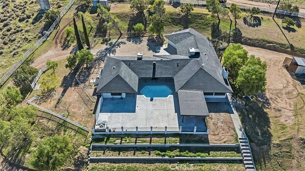 5 Acres of Land with Home for Sale in Palmdale, California