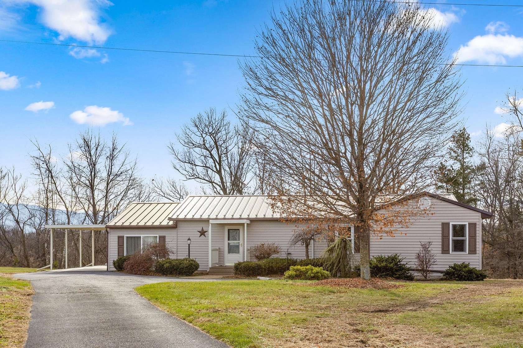 5.27 Acres of Residential Land with Home for Sale in Grottoes, Virginia