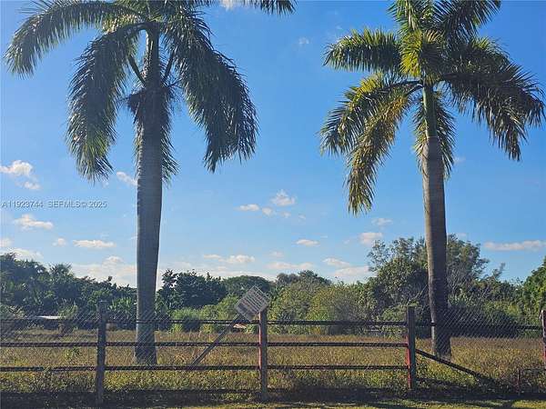 2.29 Acres of Residential Land with Home for Sale in Miami, Florida