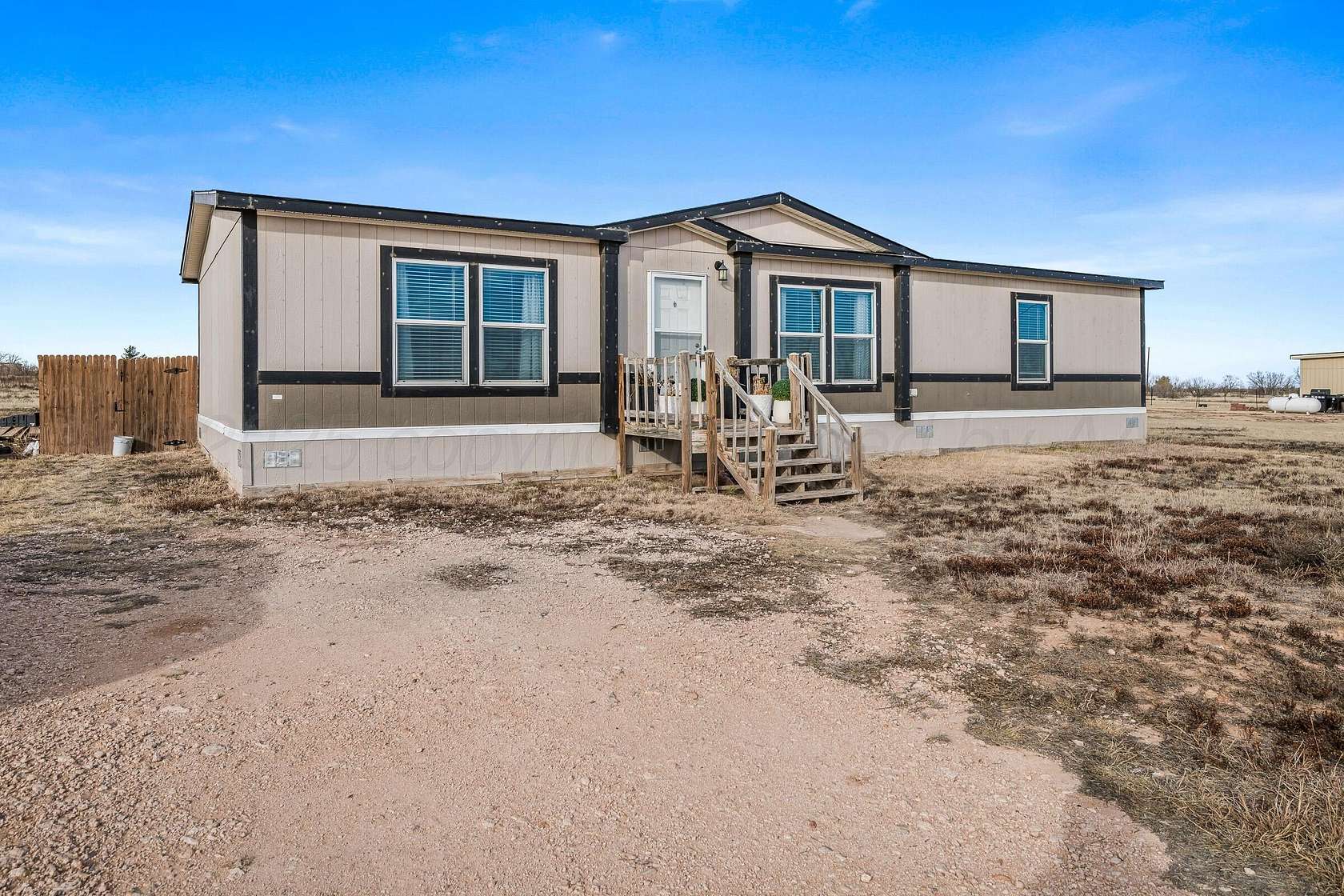 2.6 Acres of Residential Land with Home for Sale in Amarillo, Texas