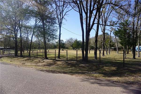 1.46 Acres of Residential Land for Sale in Caldwell, Texas