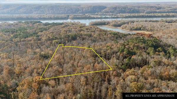 8.82 Acres of Residential Land for Sale in Waverly, Tennessee