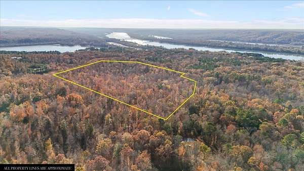 24.8 Acres of Recreational Land for Sale in Waverly, Tennessee