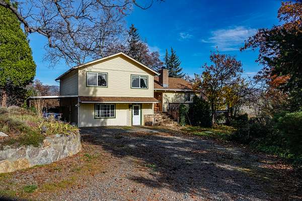 10.9 Acres of Land with Home for Sale in Fort Jones, California