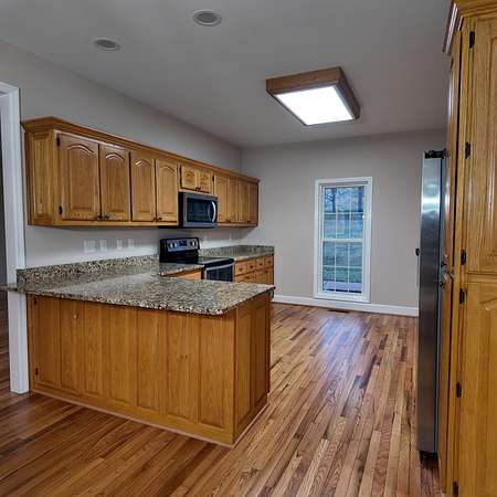 5.14 Acres of Residential Land with Home for Sale in Columbia, Tennessee