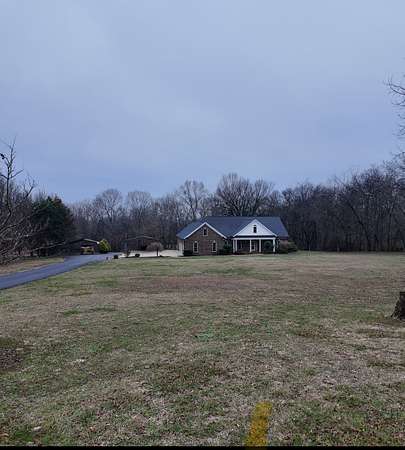 5.14 Acres of Residential Land with Home for Sale in Columbia, Tennessee