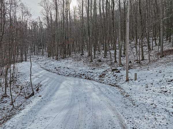 6 Acres of Residential Land for Sale in Burnsville, North Carolina