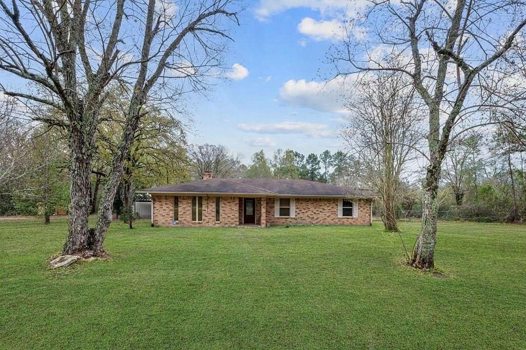 3 Acres of Residential Land with Home for Sale in Lufkin, Texas