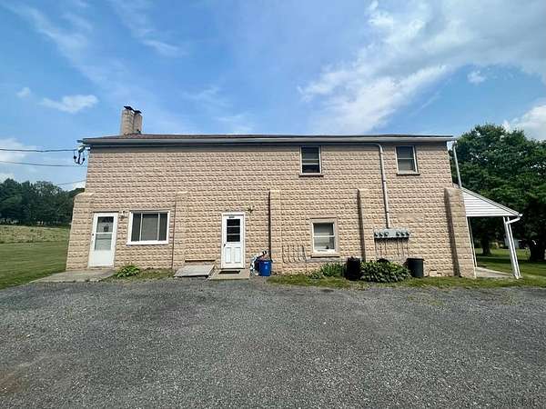 1.7 Acres of Residential Land with Home for Lease in Johnstown, Pennsylvania